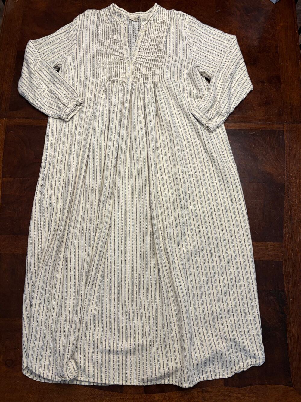 Vintage LL Bean Women’s Nightgown Size L 100% Cotton Blue Stripe Cottage Core